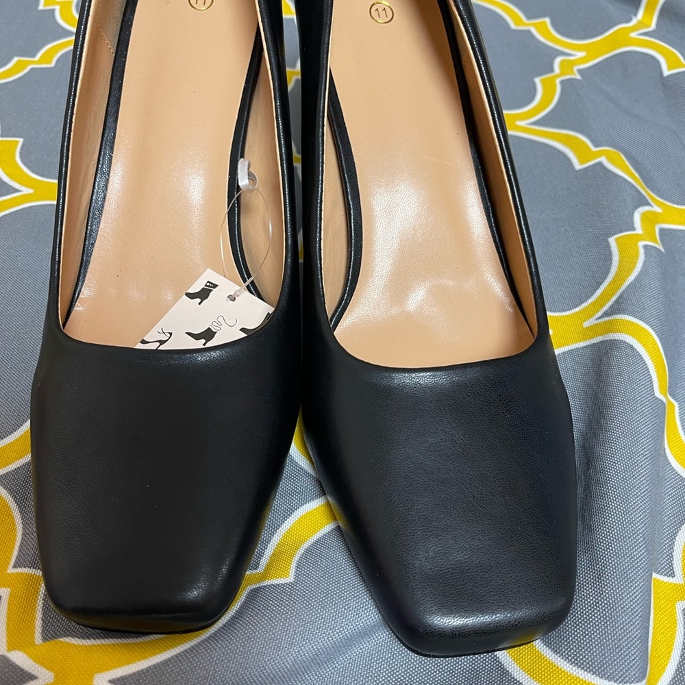 Heels - Picture 4 of 4